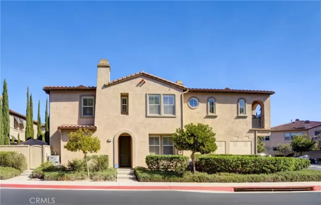 MLS: OC22234158 Condo For Sale