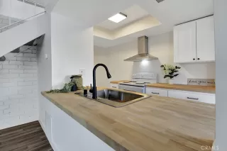 Photo #2: OC22234513 Listing 