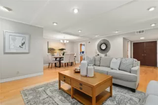 Photo #4: OC22234626 Listing 