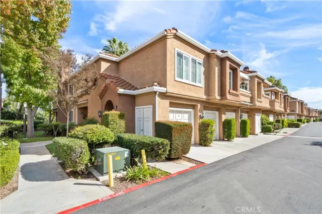 MLS: OC22234923 Condo For Sale