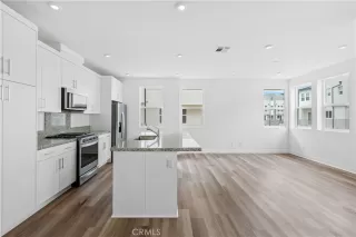 Photo #2: OC22235050 Listing 