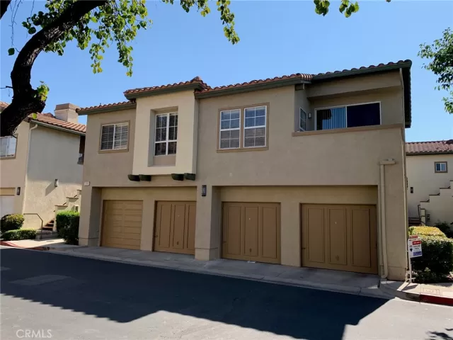 MLS: OC22235245 Condo For Sale