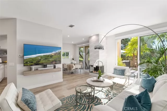 MLS: OC22235474 Condo For Sale