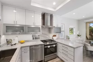 Photo #5: OC22235474 Listing 