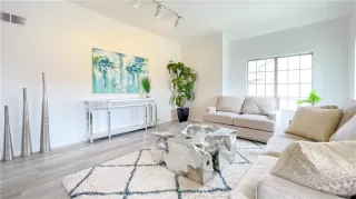 Photo #5: OC22235698 Listing 