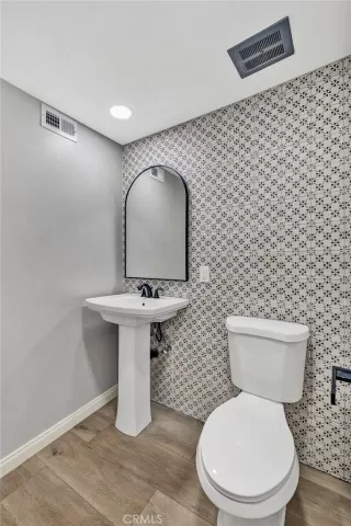 Photo #3: OC22235807 Listing 