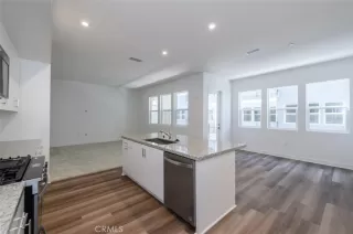 Photo #2: OC22236130 Listing 