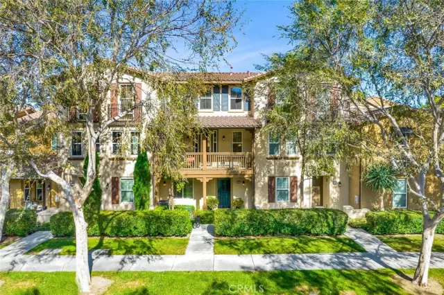 MLS: OC22236537 Condo For Sale