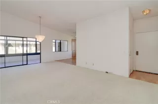 Photo #3: OC22236730 Listing 