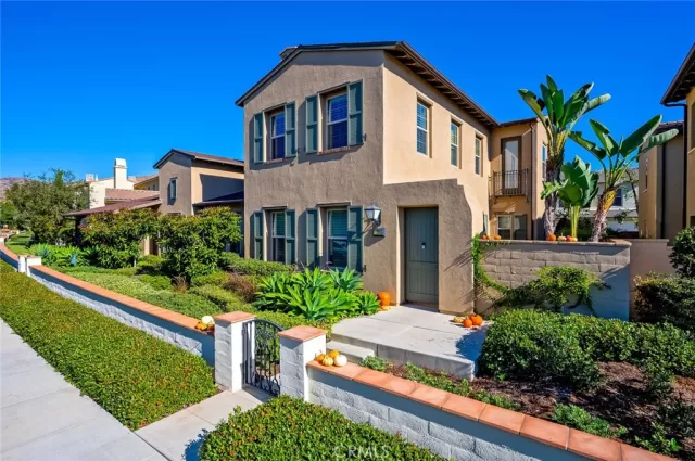 MLS: OC22236889 Condo For Sale