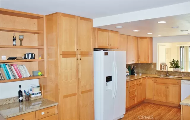 MLS: OC22236901 Condo For Sale