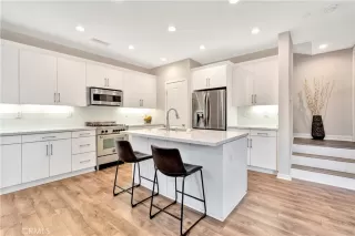 Photo #2: OC22237221 Listing