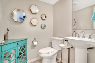 Photo #5: OC22237221 Listing