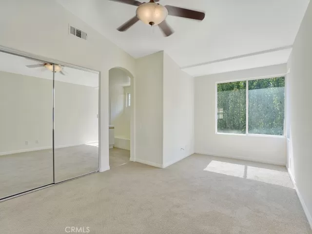 MLS: OC22237386 Condo For Sale