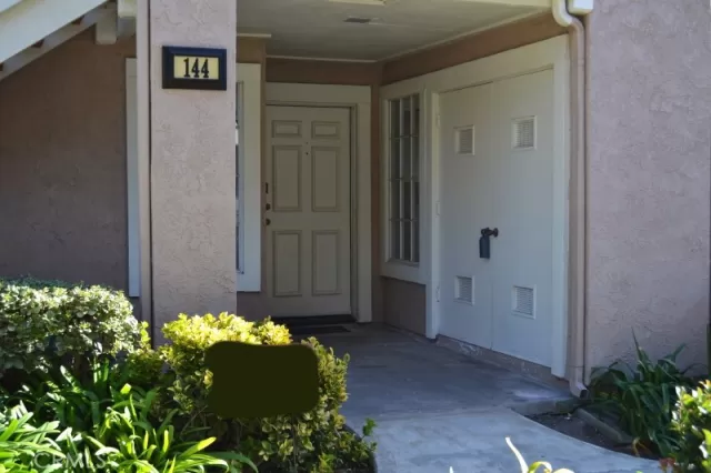 MLS: OC22237790 Condo For Sale