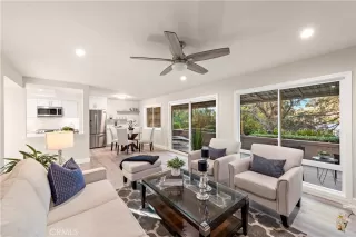 Photo #5: OC22238063 Listing