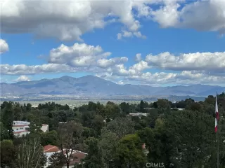 Photo #2: OC22238527 Listing