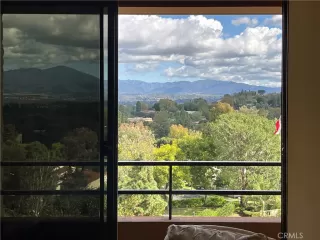 Photo #4: OC22238527 Listing