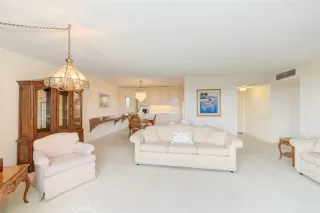 Photo #6: OC22238527 Listing