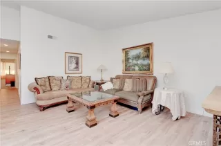 Photo #3: OC22238653 Listing