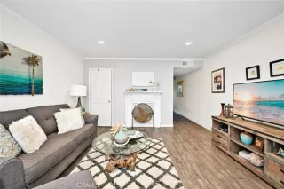 Photo #3: OC22238656 Listing 