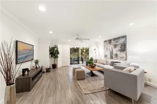 Photo #2: OC22238953 Listing 