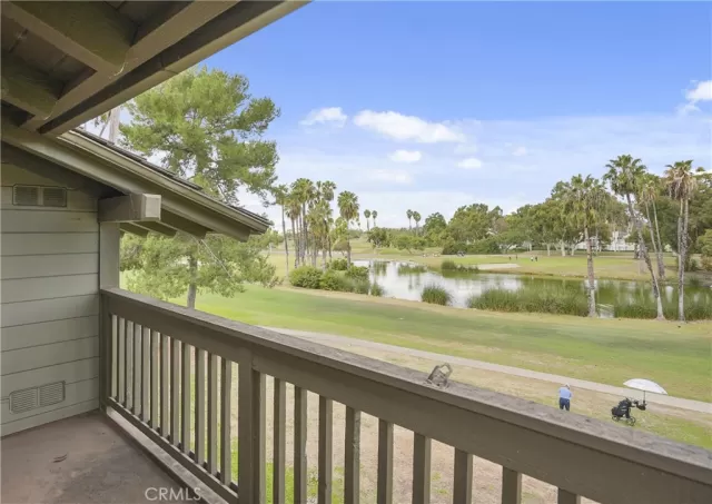 MLS: OC22239570 Condo For Sale