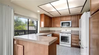 Photo #2: OC22239570 Listing