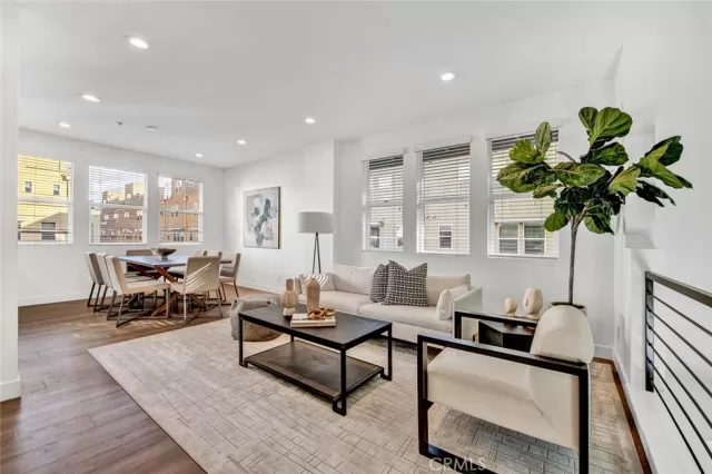 MLS: OC22239755 Condo For Sale