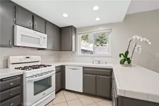 Photo #6: OC22240090 Listing 