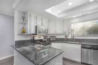 Photo #6: OC22240132 Listing