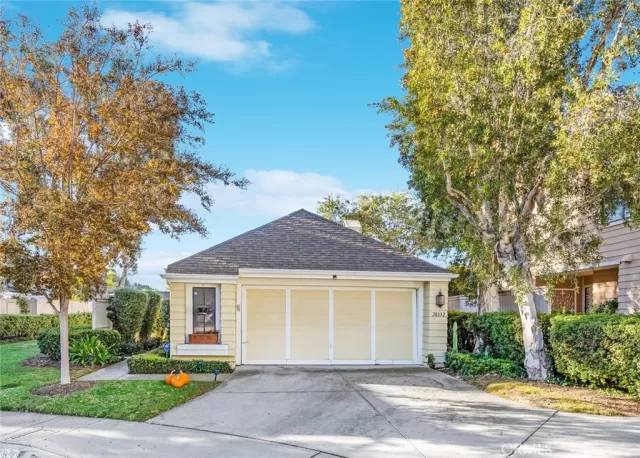 MLS: OC22240759 Condo For Sale