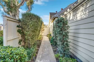 Photo #3: OC22240759 Listing