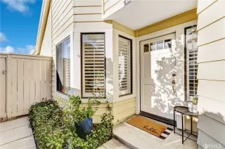 Photo #4: OC22240759 Listing