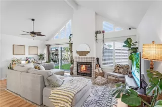 Photo #5: OC22240759 Listing