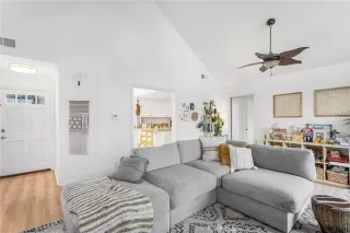 Photo #6: OC22240759 Listing