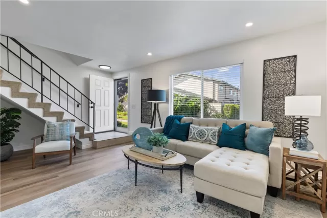 MLS: OC22240772 Condo For Sale