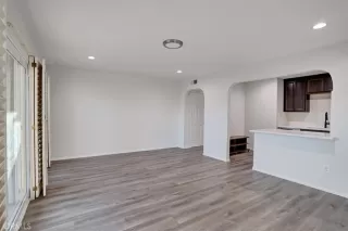 Photo #4: OC22240910 Listing 