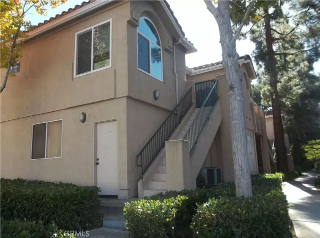 MLS: OC22241171 Condo For Sale