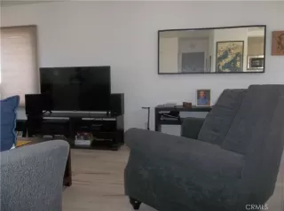 Photo #3: OC22241171 Listing