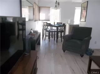 Photo #5: OC22241171 Listing