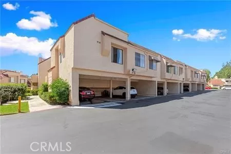 MLS: OC22241363 Condo For Sale