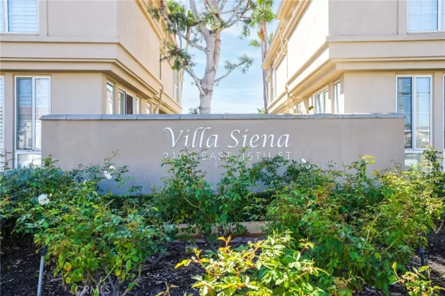 MLS: OC22241494 Condo For Sale