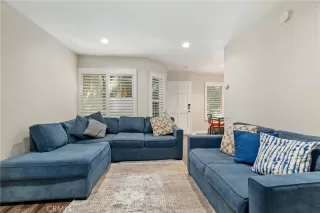 Photo #4: OC22241563 Listing 