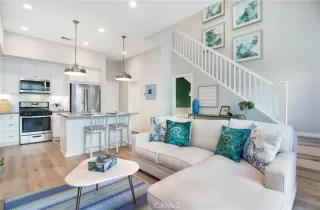 Photo #4: OC22241818 Listing 