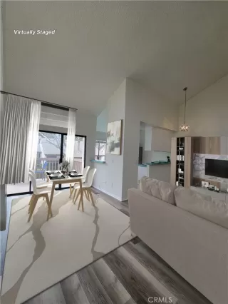 Photo #2: OC22242536 Listing 