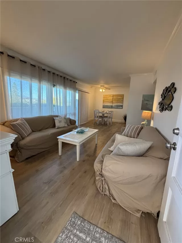 MLS: OC22242869 Condo For Sale