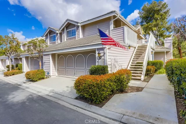 MLS: OC22242938 Condo For Sale