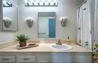 Photo #2: OC22243272 Listing