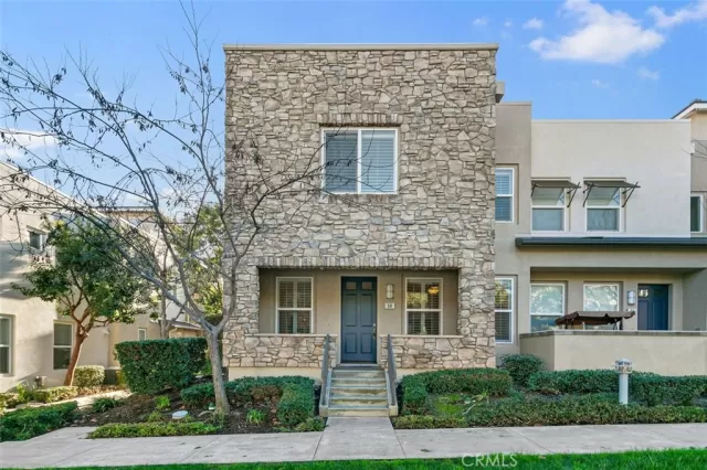 MLS: OC22243461 Condo For Sale